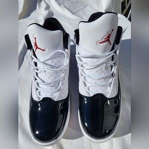 Nike Jordan Max Aura 2 Basketball Shoe White/Gym Red - Black CK6636-102 Jumpman